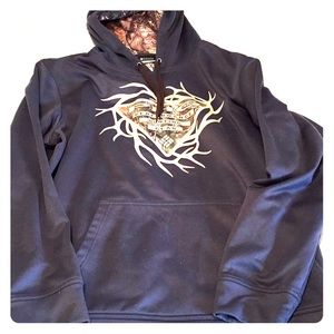 Columbia hoodie slightly used, no stains